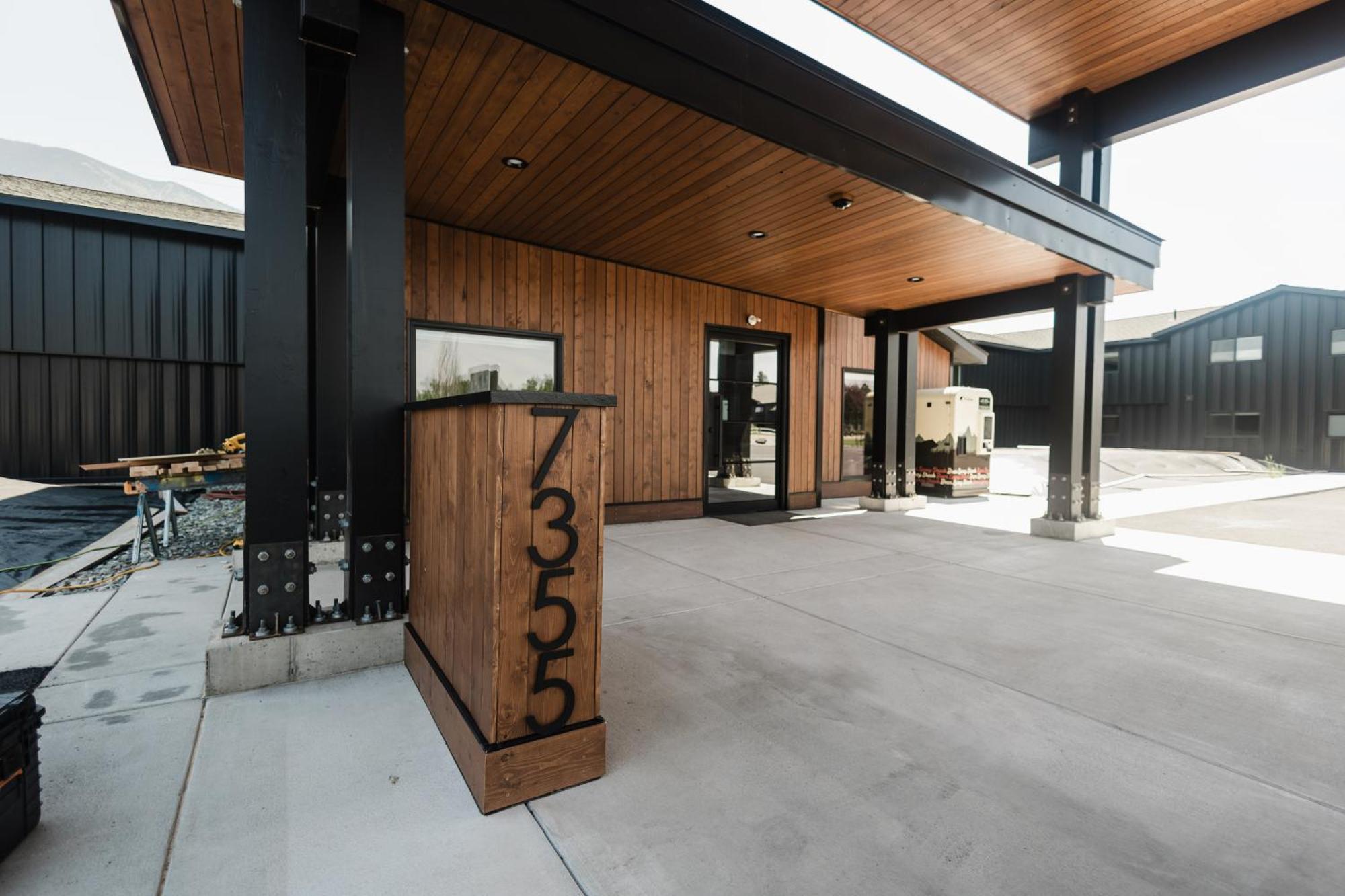 Wonderstone At Glacier Columbia Falls Exterior photo